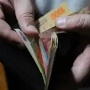 La paradoja del Producto Bruto en ascenso vs. consumo del bolsillo estancado