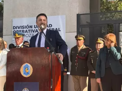 Luis Petri lanz� un fuerte mensaje pol�tico y asegur� que su prioridad es defender a los mendocinos en el Congreso de la Naci�n. /