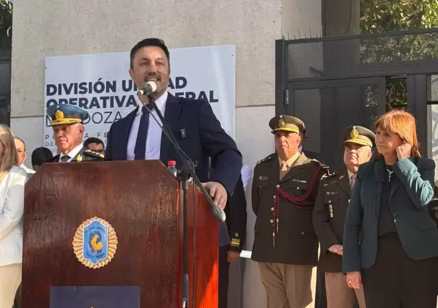 Luis Petri lanz� un fuerte mensaje pol�tico y asegur� que su prioridad es defender a los mendocinos en el Congreso de la Naci�n. /