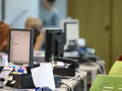 Celeridad, econom�a, eficacia y sencillez: los cuatro puntos en los que deber�a apoyarse la labor estatal.