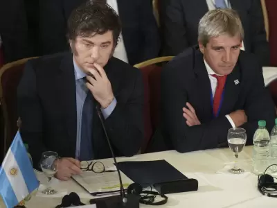 Javier Milei y Luis Caputo, empe�ados en una dura lucha contra la inflaci�n. (Foto: web)