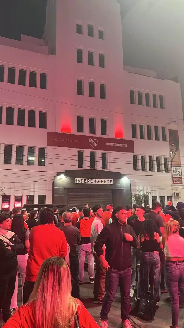 La manifestación de los hinchas del Rojo este miércoles