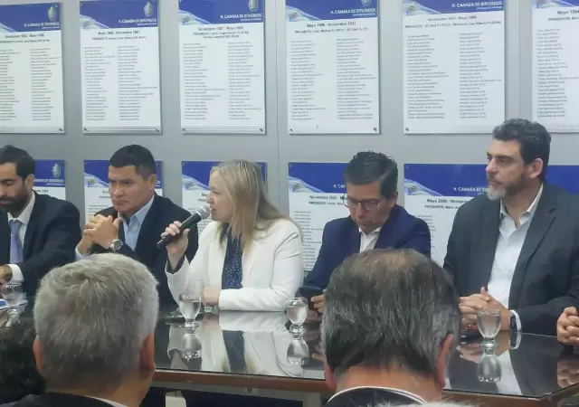 Presupuesto 2026 en Mendoza: eximen del impuesto automotor a autos 2005 y motos de hasta $10 millones.