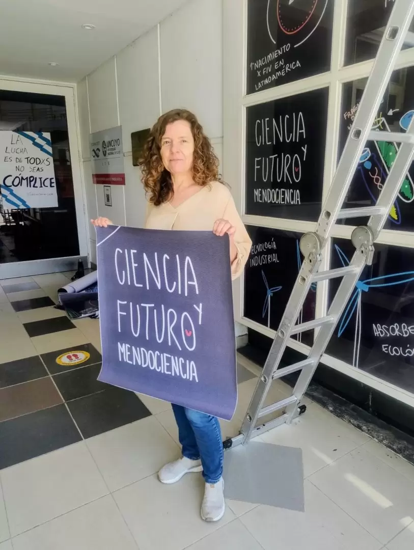 Julieta Aran�bar, decana de la Facultad de Ciencias Exactas y Naturales (UNCuyo)