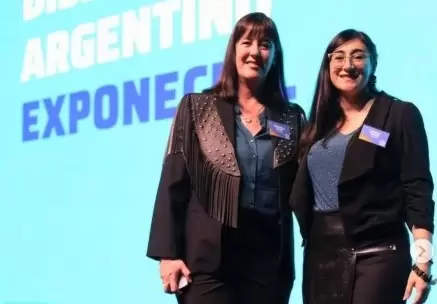 Gabriela Negri y Anal�a Funes               /