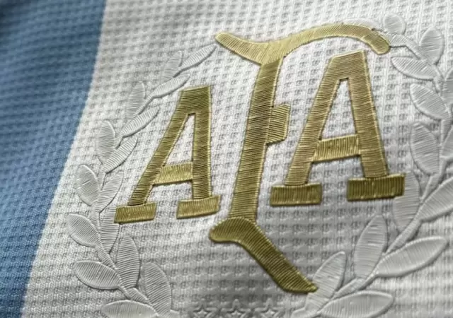 Conoc� el pol�mico dise�o de la camiseta de la Selecci�n argentina.