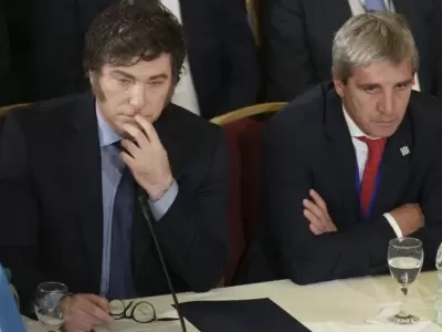 El presidente Milei y el ministro Caputo enfrentan un panorama hostil en el Congreso. (Imagen: web)