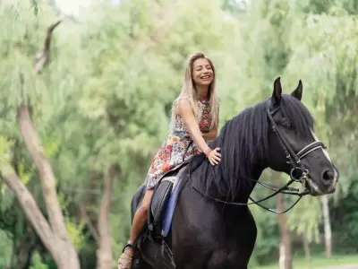 Descubr� como el yoga y los caballos transforman tu bienestar.