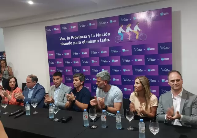 La Libertad Avanza + Cambia Mendoza presentaron a sus candidatos en un acto multitudinario
