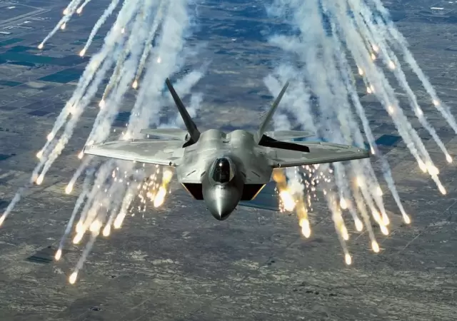 �Urgente! Venezuela denuncia una incursi�n ilegal de aeronaves de combate de EE. UU. a gran velocidad y muy cerca de sus costas.