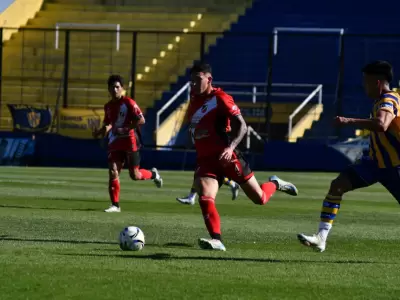 Maip� gole� y va por el ascenso.