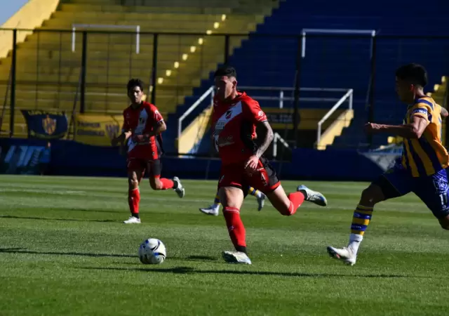 Maip� gole� y va por el ascenso.