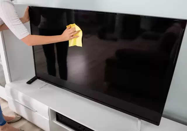 Limpieza de la pantalla del televisor.