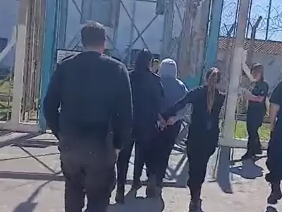 Momentos en que trasladan a Morena Rial al Penal de Magdalena.