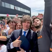 "Te estoy arreglando la vida": el explosivo cruce de Javier Milei con un vecino en Mar del Plata