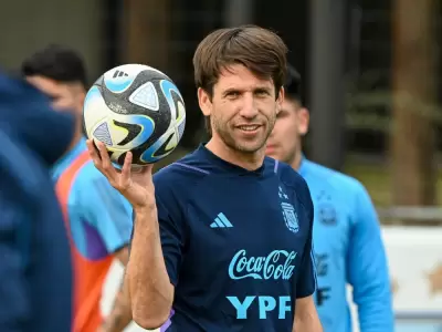 Diego Placente, ahora con el sue�o en la Sub-17