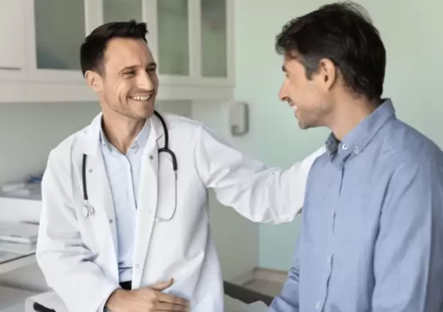 La onc�loga explic� la alta asociaci�n del cigarrillo con el c�ncer de vejiga y la necesidad de controles regulares.