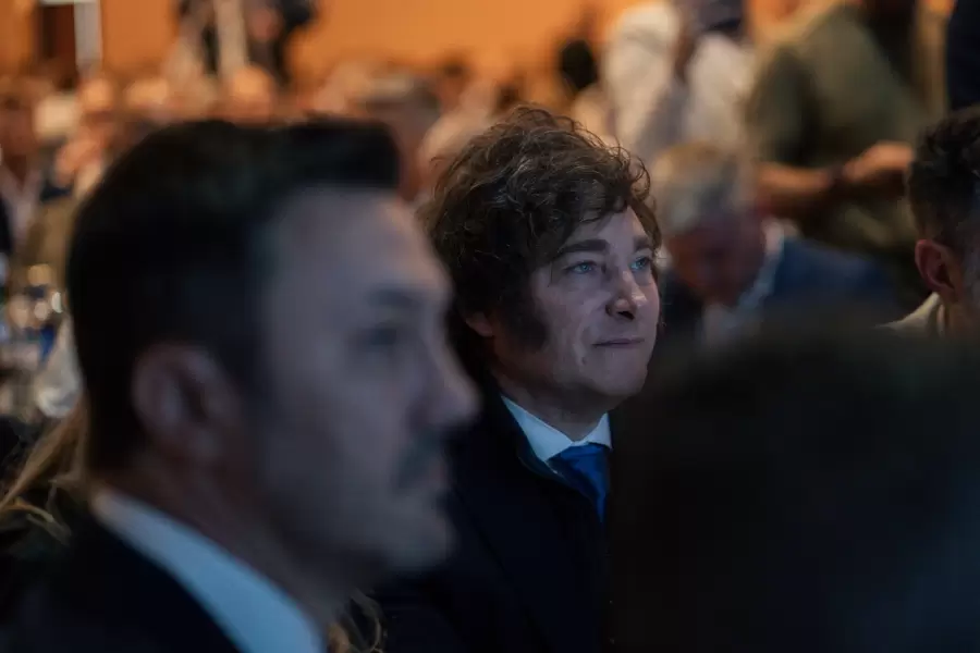 El candidato a diputado nacional, Luis Petri, acompa�ando al jefe de Estado en San Rafael.