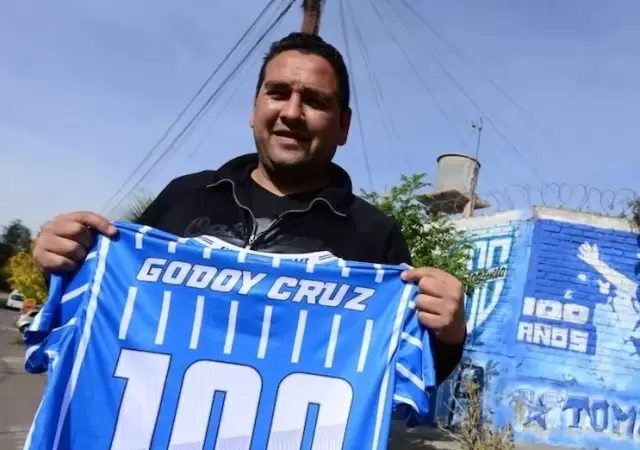 Daniel Tanque Gim�nez, �dolo del Tomba, aunque tambi�n jug� en la Lepra.