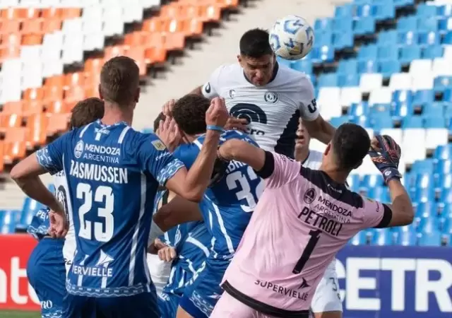 Independiente Rivadavia vs Godoy Cruz se enfrentan el domingo.
