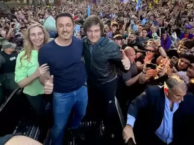 El Presidente de campa�a en Mendoza, junto a Karina Milei y Luis Petri. (Foto: gentileza La Derecha Diario)