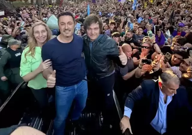 El Presidente de campa�a en Mendoza, junto a Karina Milei y Luis Petri. (Foto: gentileza La Derecha Diario)