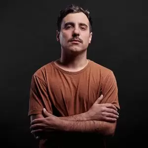John Cosani, DJ y productor de m�sica electr�nica.