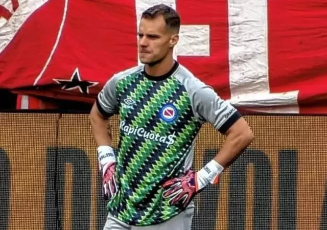 Diego Ruso Rodr�guez sufri� una grav�sima lesi�n en la rodilla/ Fuente: X