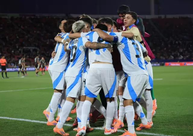 �A Semifinales! Argentina venci� a M�xico 2-0 y va contra Colombia