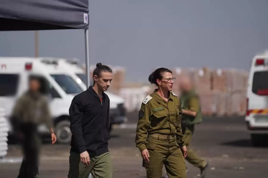 El argentino Ariel Cunio luego de ser liberado por Ham�s.