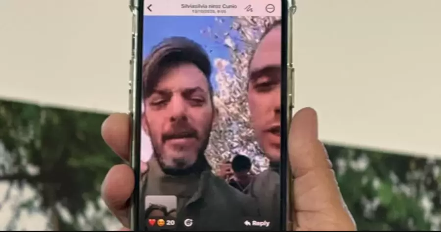 David Cunio en comunicaci�n con su familia luego de ser liberado