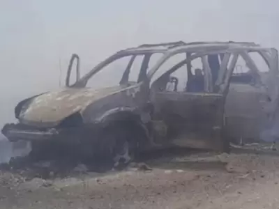 El Toyota Corolla del remisero fue encontrado incendiado/ Fuente: X