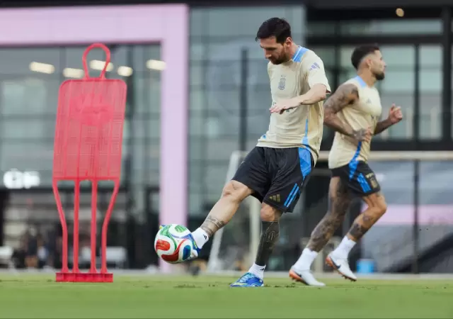 Lionel Messi volvi� a los entrenamientos con la Selecci�n.