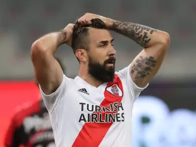 La mala salida de Pratto de River.