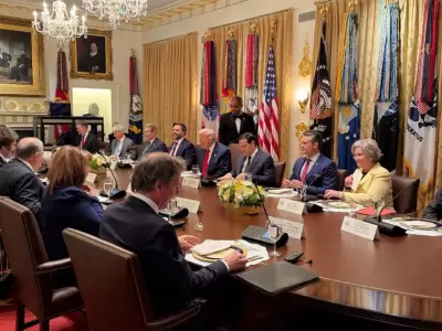 Imagen del encuentro en que se concret� el acuerdo. (web)