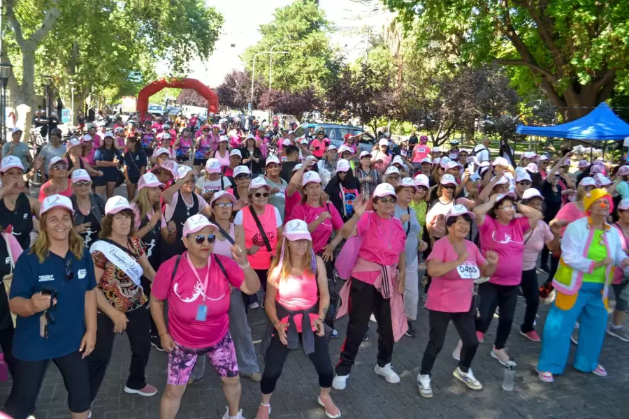 Maip� refuerza su compromiso con la salud durante el Octubre Rosa.