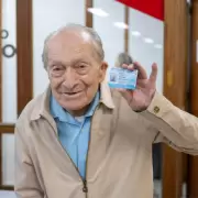 El mendocino que rompi� todos los l�mites: la incre�ble vida del conductor que renov� su licencia a los 100 a�os