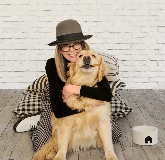 Reggie uno de los amores de Keaton.