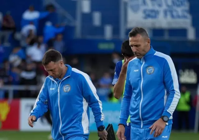Walter Ribonetto qued� en la "cuerda floja" tras la derrota ante Lan�s/ Fuente: X
