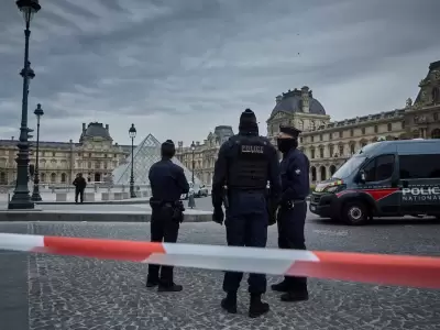Robo en el Louvre.