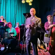 Silvio Catt�neo es Ofidio Dellasoppa: El tango que homenajea a Spinetta y Los Redondos