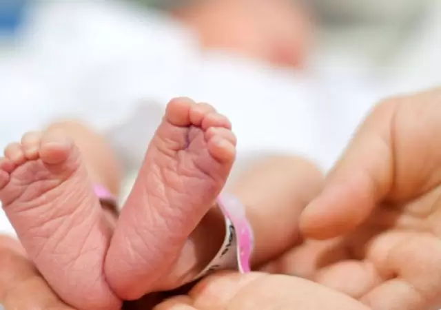 Uno de los factores de la ca�da en la natalidad se basa en una disminuci�n del embarazo adolescente en diversos sectores socioecon�micos.