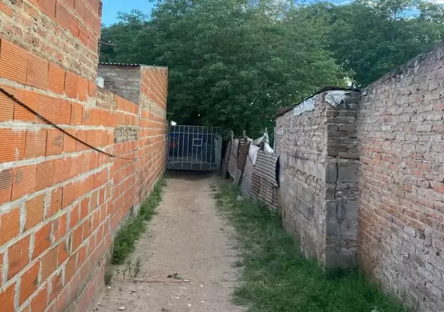 Una mujer de 45 aos fue asesinada a pualadas en su vivienda de barrio Loyola Norte.