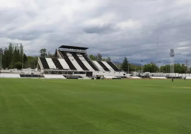 Gimnasia y Esgrima y su sue�o de ampliar el Legrotaglie.