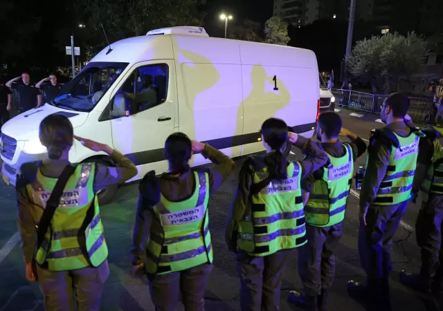 15 cuerpos recuperados hasta ahora. El Ejrcito israel inicia el proceso de identificacin forense.