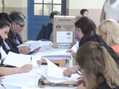 Autoridades de mesa/ Fuente: X