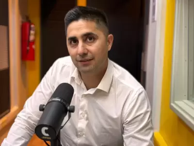 "�Basta de burocracia! Queremos que el municipio pueda arreglar (servicios) y que le cueste 0 pesos al vecino."