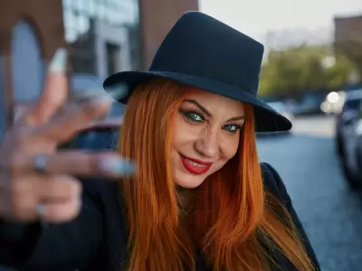La cantante pop Lowrdez Fern�ndez apareci� y aport� tranquilidad. (Foto: archivo web)