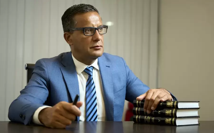 Juez Sebasti�n Sarmiento.