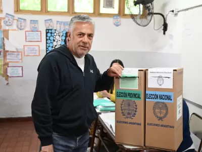 Alfredo Cornejo emiti� su voto en las elecciones legislativas 2025.